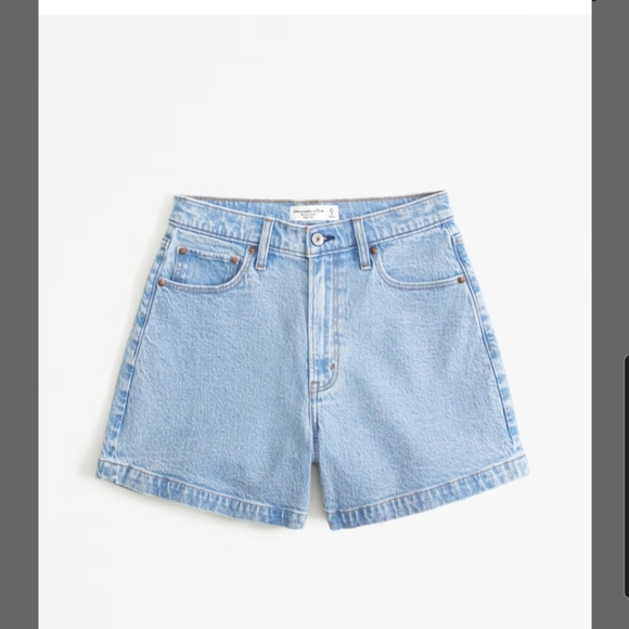 Abercrombie Curve Love High Rise Dad Short - Light - Picture 3 of 5